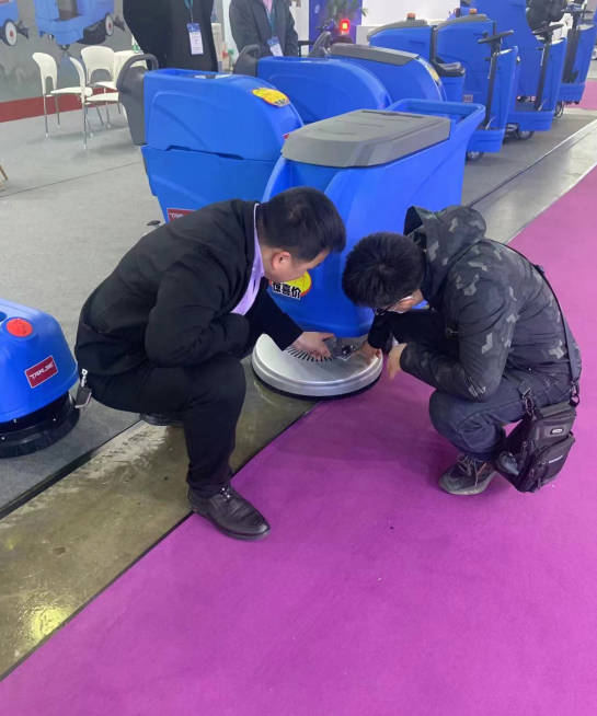 信阳小型电动洗地机是否适合用于环卫保洁