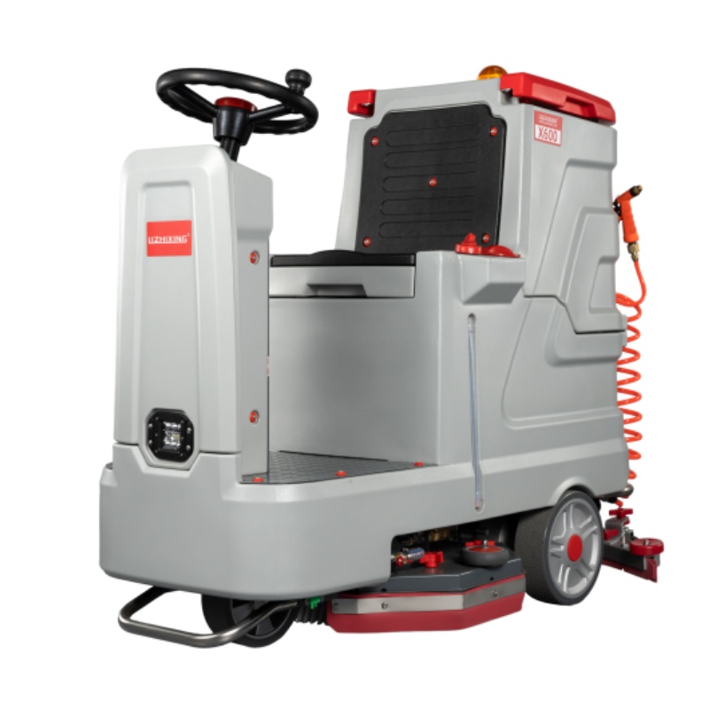 信阳坦洁全自动驾驶式洗地机X600